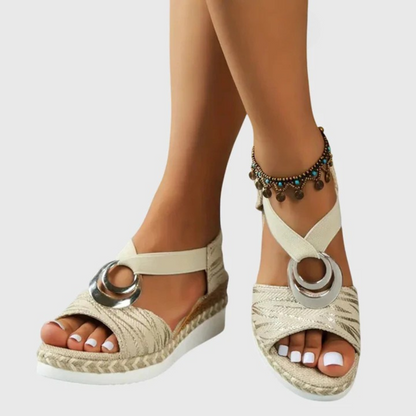 Momount dámske espadrilkové sandále na kline – púdrové, metalický remienok na členku