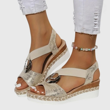 Momount dámske espadrilkové sandále na kline – púdrové, metalický remienok na členku